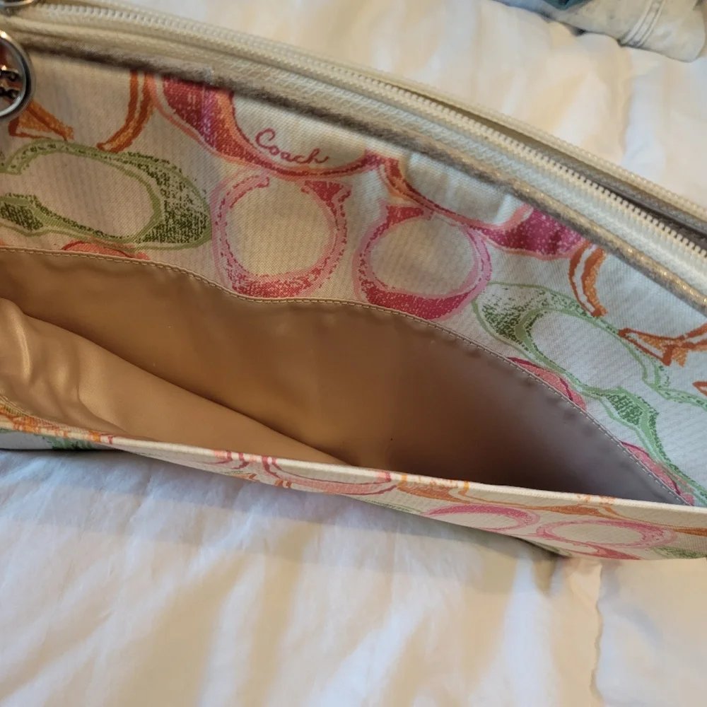 Coach Poppy Classic Multi-color Padded Computer Tablet Laptop Sleeve Case